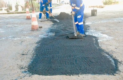 Operação tapa-buraco: Bom Parto, Tabuleiro do Martins, Jatiúca e Ipioca recebem ações