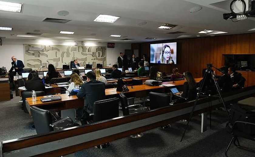 Especialistas dão sugestões a projeto de proteção à criança em ambiente digital