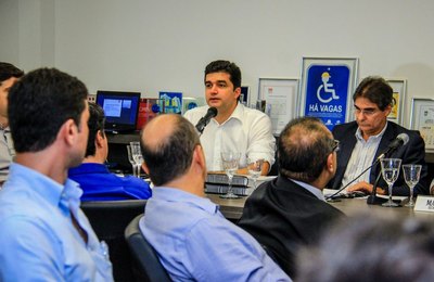 Rui discute Plano Diretor e Código Tributário com setor imobiliário