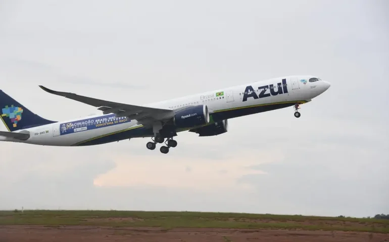 Azul tem no 3º trimestre prejuízo ajustado de R$ 203,1 mi, 76,3% menor que no 3º tri de 2023