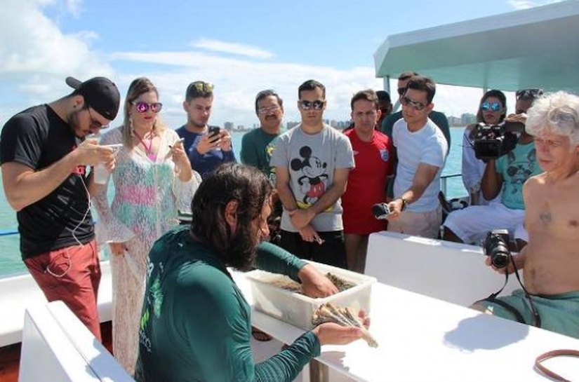 IMA e Lopana promovem Barco-escola em piscinas naturais da Pajuçara