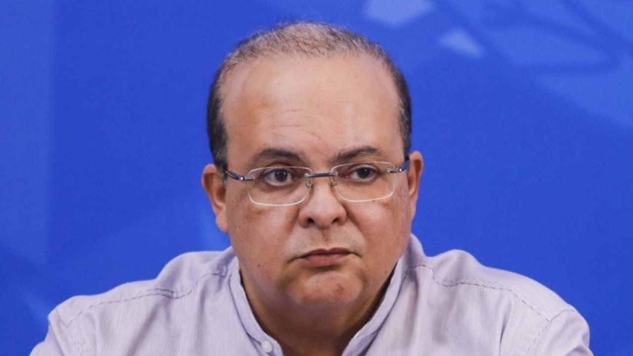 Governador do DF, Ibaneis Rocha vai entregar celular à PF na segunda-feira