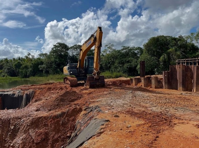 Obra da nova ponte em Penedo avança com estrutura tripla de pilares e investimento superior a R$ 2,5 milhões