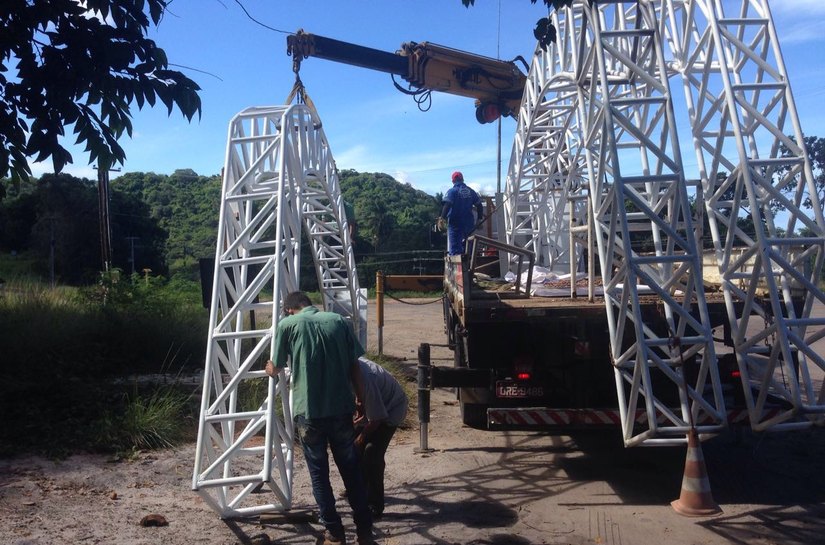Prefeitura instala novos portais em pontos turísticos de Marechal Deodoro