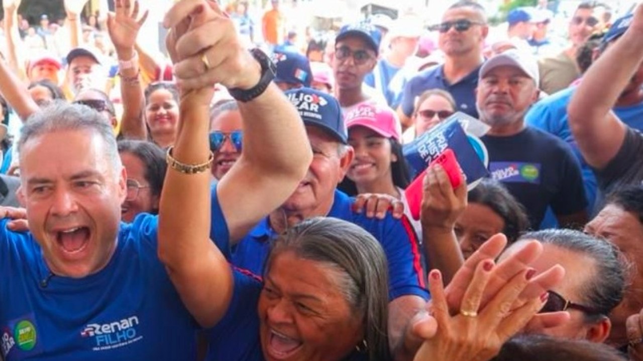 Caravana de Renan Filho volta a arrastar multidão, agora no Agreste e Sertão