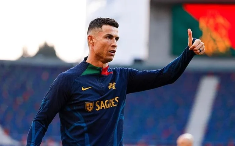 Imprensa internacional exalta bicicleta de Cristiano Ronaldo, que alcança 954 gols na carreira