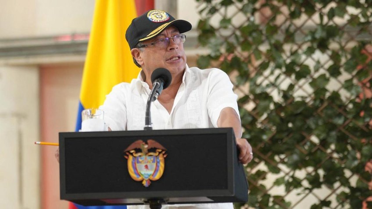 Petro, da Colômbia, pede a Maduro que divulge dados eleitorais