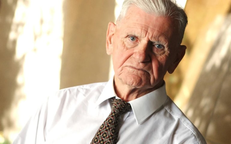 PUC diz que é 'acinte' homenagem a Erasmo Dias, que invadiu universidade nos anos de chumbo