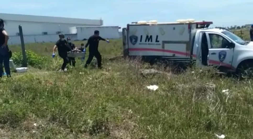 Mulher é encontrada morta e seminua em terreno baldio de Nossa Senhora do Socorro / Foto: Foto: Reprodução/Portal A8SE