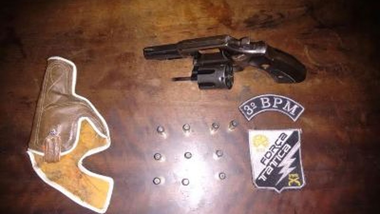 PM prende acusados de porte ilegal e roubos em Arapiraca