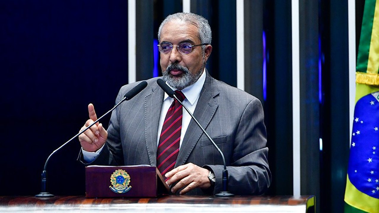 Paim registra Dia da Imprensa e cobra apurar agressão a jornalista no Itamaraty