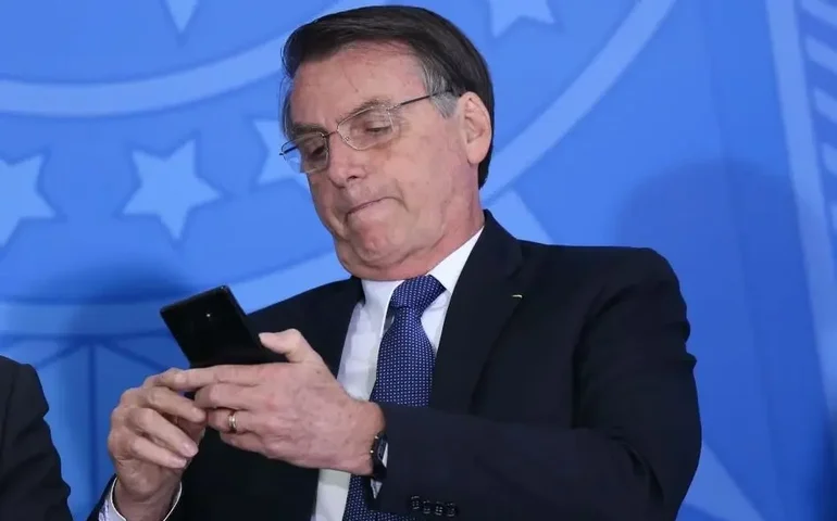 Set de filme sobre Bolsonaro é alvo de denúncias de agressão, atraso em pagamentos e alimentação inadequada