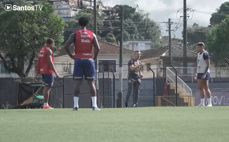 Filho de Robinho participa de treino e Santos se reapresenta com sete desfalques