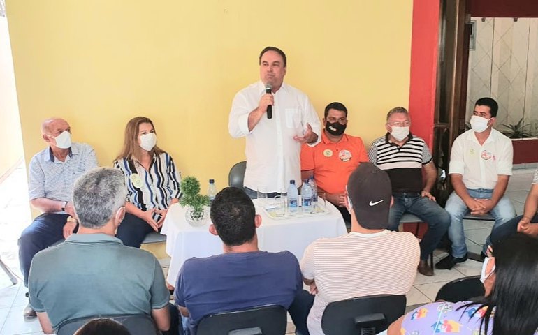 Arapiraca: Luciano debate propostas de desenvolvimento com presidentes de associações comunitárias