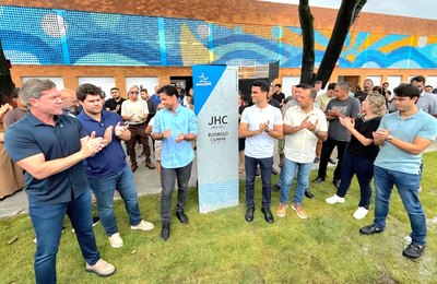 Marx Beltrão prestigia inauguração do novo mercado do Benedito Bentes e destaca impacto positivo da obra para economia da região