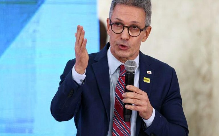 Zema responde Lula sobre PAC e pede união diante de tragédia em Minas