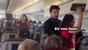 Pastora mirim em avião. Fonte: Internet