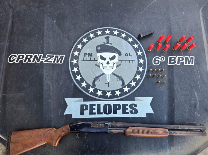 PM apreende espingarda de grosso calibre e cumpre mandado de prisão no interior de Alagoas