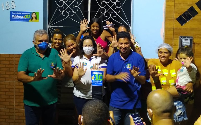 Arapiraca: Alto do Cruzeiro andou de mãos dadas com Fabiana e Rodrigo