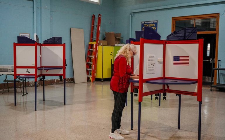 Suspeitas de fraude e inflação movem campanha na Pensilvânia