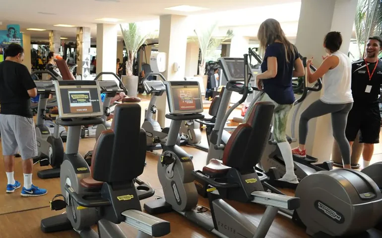 Ter pouca flexibilidade corporal aumenta em até 5 vezes o risco de morte, revela novo estudo; entenda 