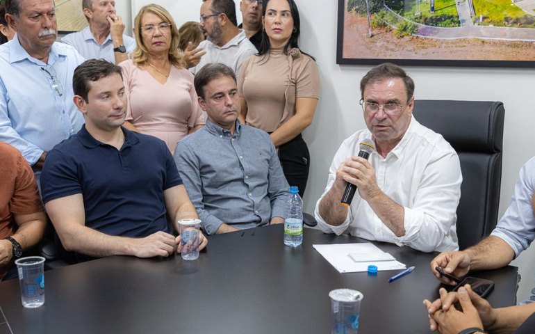 Prefeito Luciano garante pavimentação de mais dois bairros de Arapiraca