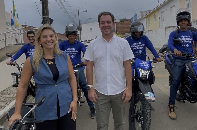 Novo Lino entrega motos e bicicletas elétricas para agentes de saúde