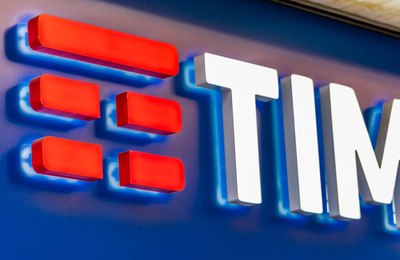 TIM lança programa de contratação para profissionais a partir de 50 anos