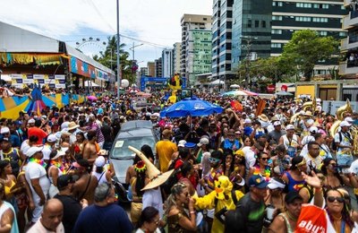 Carnaval sob Vigilância Segurança, liberdade e controle nas ruas na Modernidade Líquida de Bauman