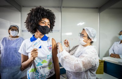 Mais de 70% dos jovens de AL com 18 e 19 anos já receberam a 1º dose da vacina contra a Covid-19