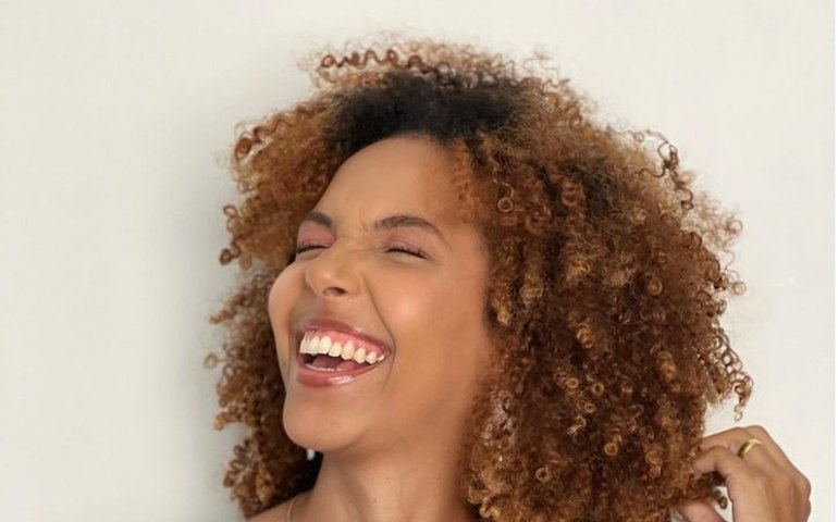 Nathalia Santos foi socorrida por motorista de taxi após ter sido baleada ao sair da Sapucaí, diz PM