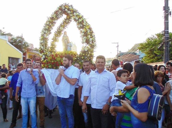 Santana do Mundaú: Procissão celebra Nossa Senhora Sant´Ana