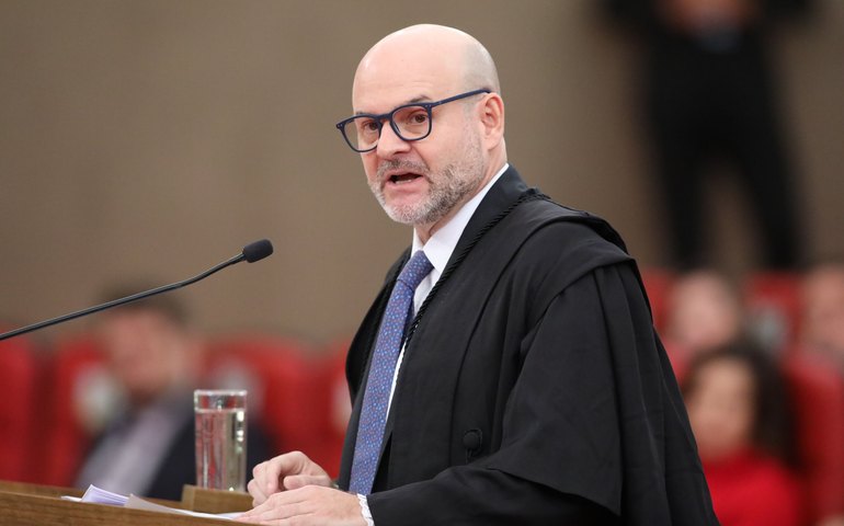 'Recebo com respeito a decisão', diz advogado de Bolsonaro após ex-presidente ficar inelegível