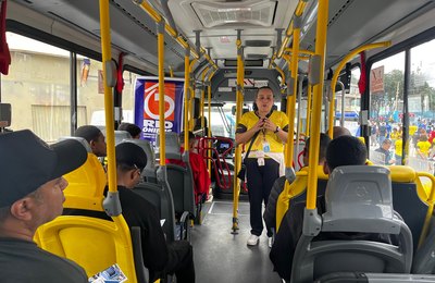 Maio Amarelo reúne cerca de 300 motociclistas em ação educativa sobre segurança no trânsito