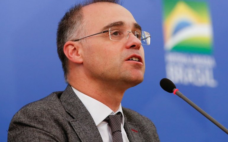 Ministério da Justiça diz ao STF que não investiga opositores nem faz &#8216;dossiês&#8217;