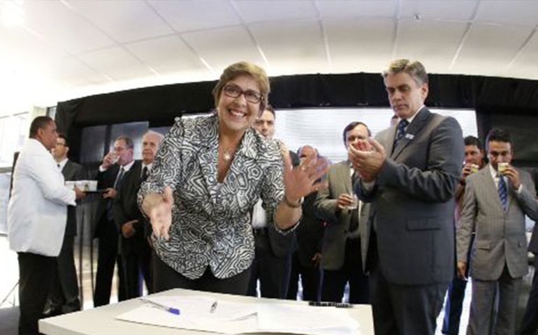 Em Maceió, Célia Rocha assina convênio para melhorias do trânsito