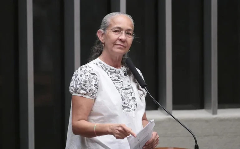 Em seu 1º discurso, HH cita 'a cínica oligarquia alagoana' ao falar em derrotas eleitorais no estado