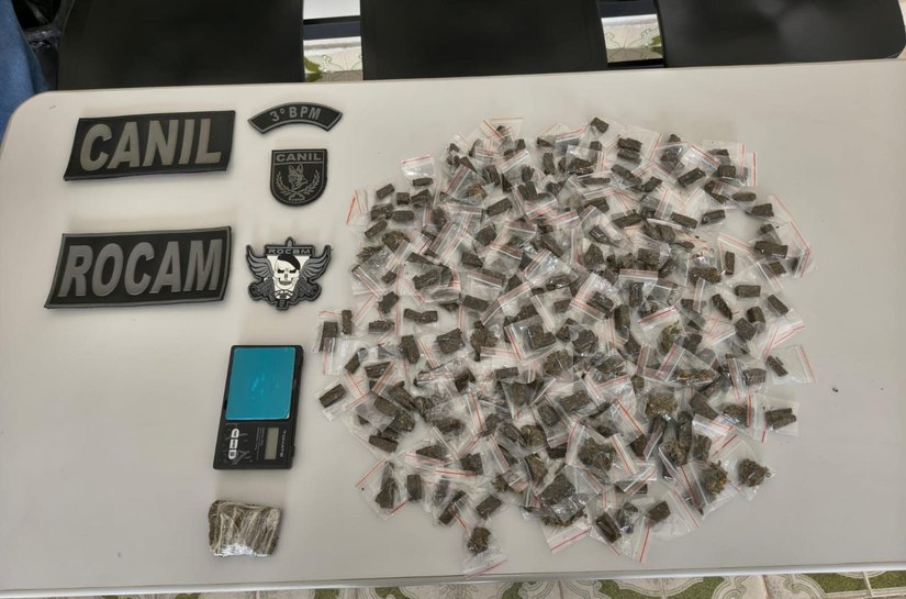 PM retira armas e mais de quatro quilos de drogas das ruas no interior de Alagoas