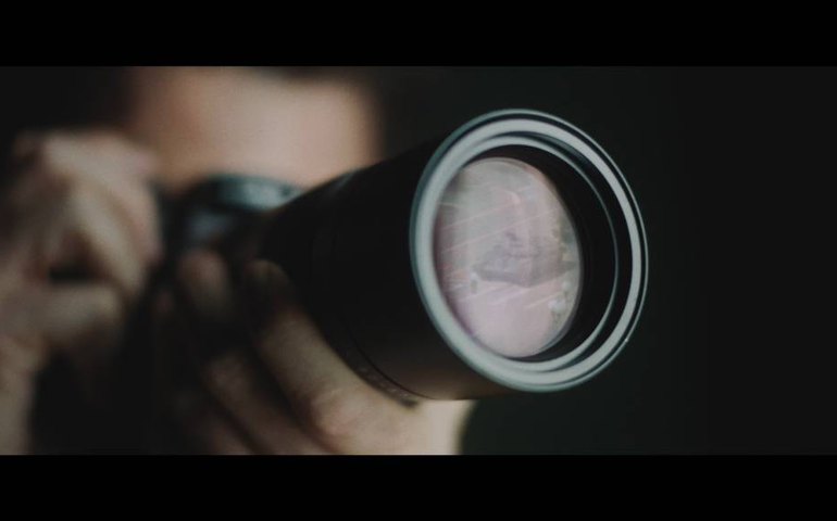 Fotógrafos abusam da criatividade em sessões de fotos via chamada de vídeo
