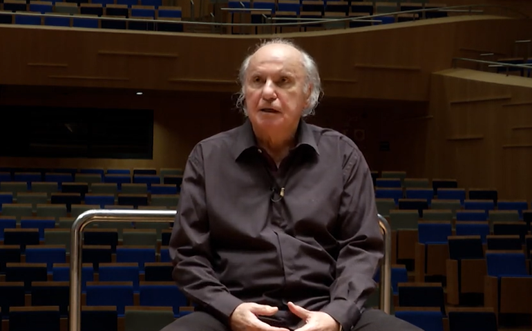Karabtchevsky faz o público dançar valsa na Cinelândia em concerto de celebração de 90 anos