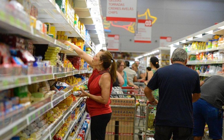 IPCA-15 acima do previsto pressiona fevereiro e reforça expectativa de corte de juros