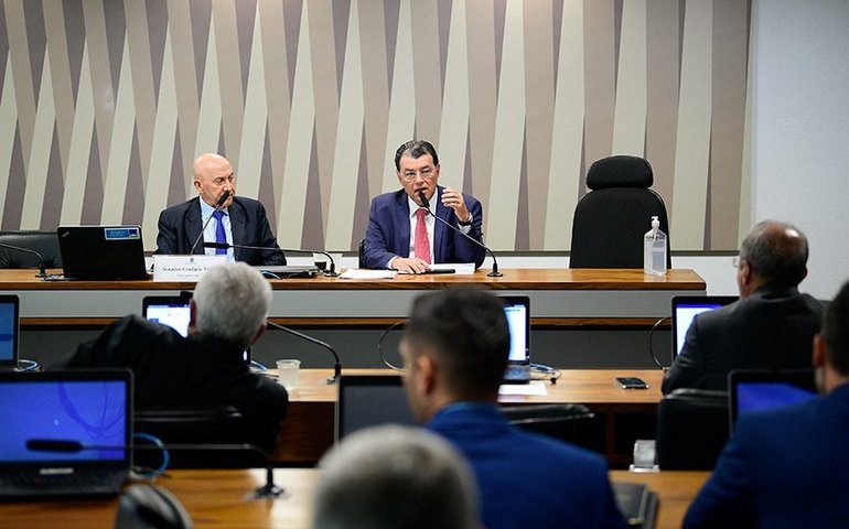 Senadores sabatinam indicado ao cargo de diretor do Dnit