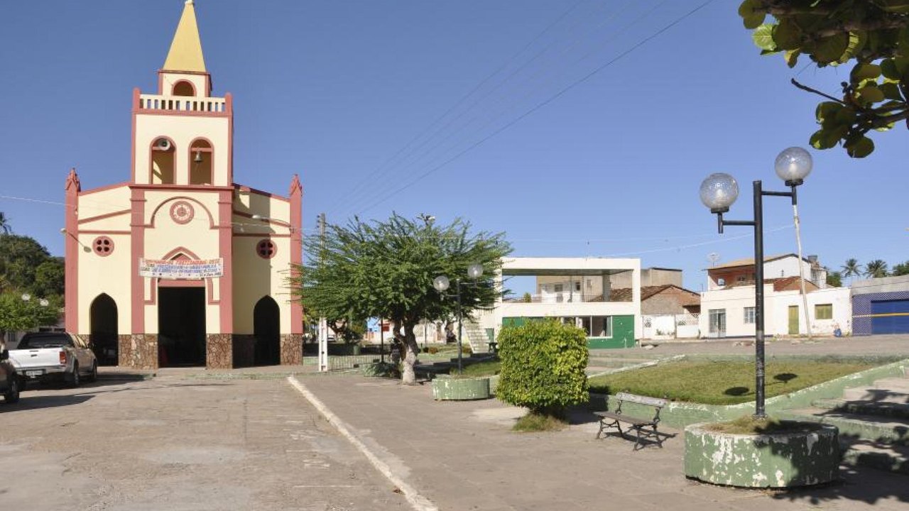Governador assina convênio nesta terça para construção de 50 casas em Feliz Deserto