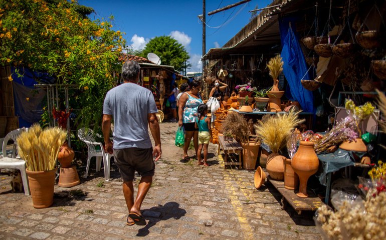 Abastecimento divulga funcionamento de mercados e feiras, Shopping Popular e Sine na segunda (28)
