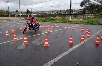 Programa Moto Amiga com vagas abertas para curso de Pilotagem Defensiva em Pernambuco, chegando a Alagoas ainda no primeiro semestre