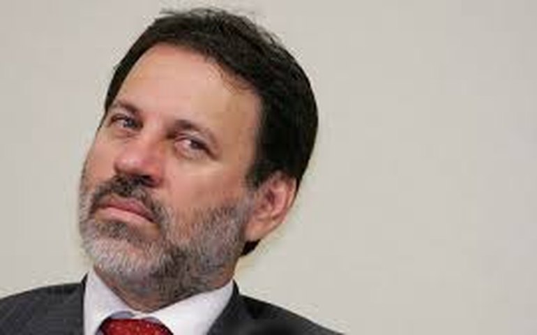 Delúbio tem 1º dia de trabalho fora da prisão
