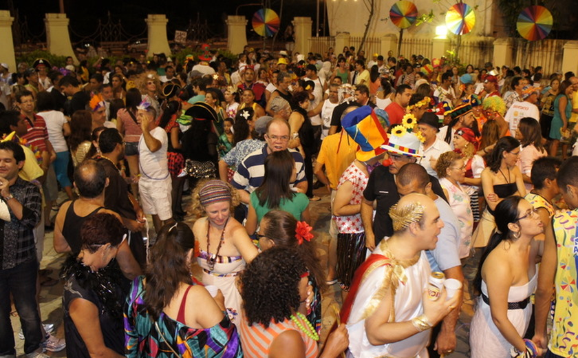 Bloco Filhinhos da Mamãe festeja 35 anos de tradição no carnaval