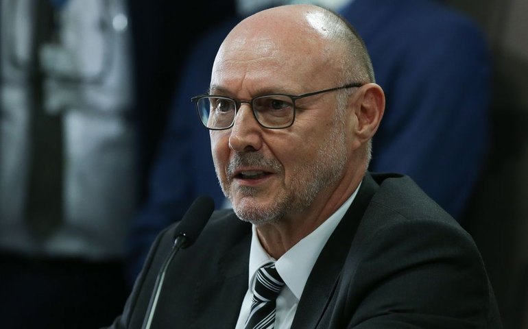 CCAI vota requerimentos e pode ouvir diretor da Abin