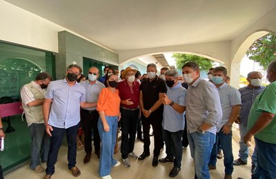 Arthur Lira visita obras do Hospital Regional Santa Rita, em Palmeira dos Índios 