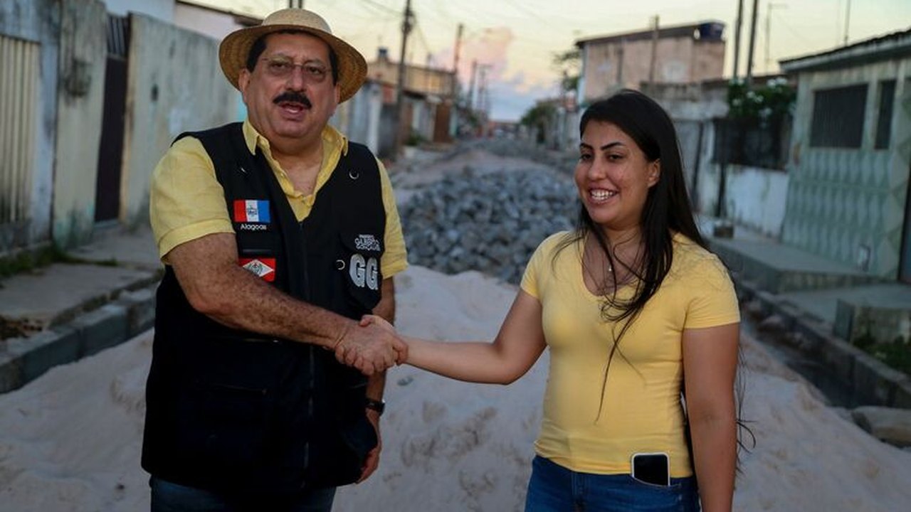 Prefeito de Rio Largo acompanha avanço nas obras de pavimentação e drenagem no Conjunto Mário Mafra que integra projeto de todo o Complexo Brasil Novo